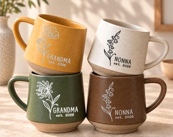 Personalized Engraved  Birth Flower Pottery Mug, Grandma Coffee Mug EST 2026, Pregnancy Announcement,First Time Grandma,Gift For New Grandma
