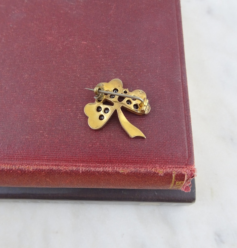 Vintage Antique 8ct Gold Victorian Bohemian Garnet Shamrock Clover Brooch