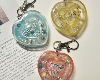 K-Pop Clear Shaker Schlüsselbund mit Perlen Charms | Schlüsselanhänger aus Resin in Herzform