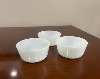 Vintage Collectable Milk Glass Bowls