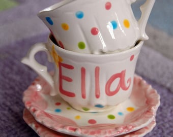 Tasse à thé et soucoupe peinte à la main personnalisée à pois pour enfant, cadeau pour le thé