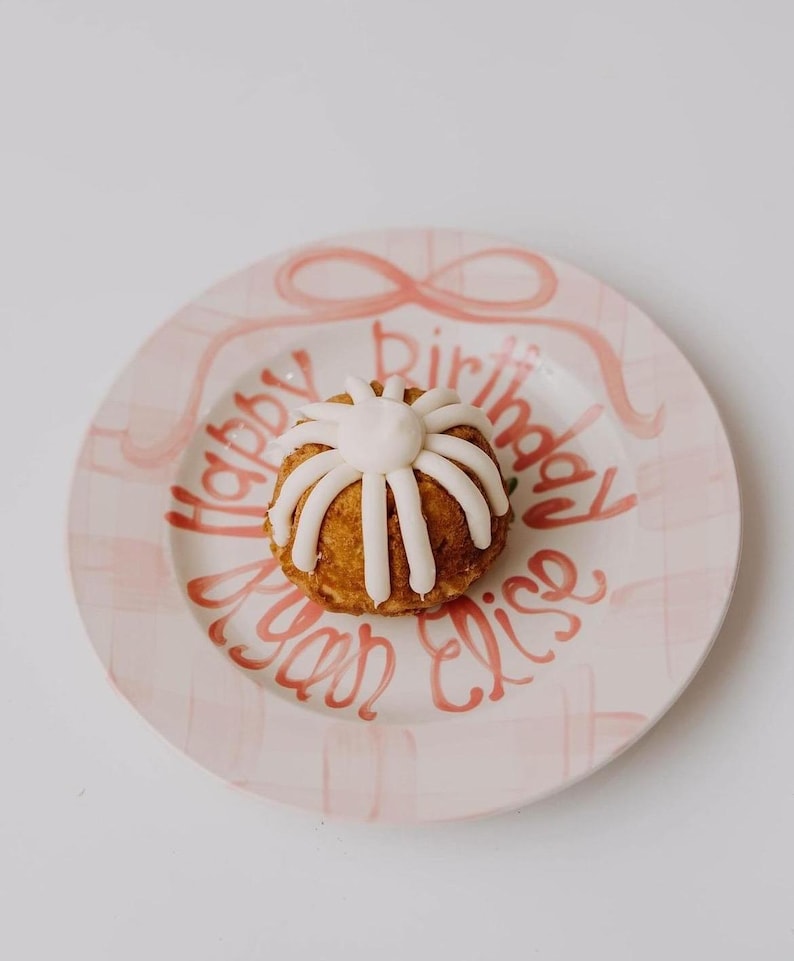 Personalized Birthday Plate, Hand-Painted Ceramic Heirloom bows, gingham and pedestal cake bild 3
