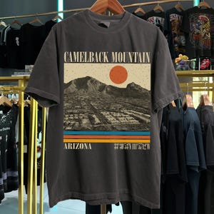 Camelback Mountain Shirt, Komfortfarben Shirt, Arizona Shirt, Camelback Mountain TShirt, Sweatshirt, Camelback Mountain Travel Shirt