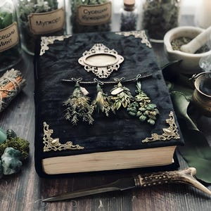 Grön skogshäxmagi Grimoire Skräpjournal Wicca örter Kök Häxkonst Skuggornas bok