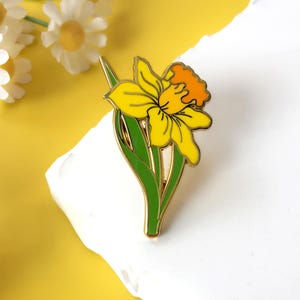 Daffodil Enamel Pin | Flower Lovers Pin Badge / Lapel Pin | Collar Pin / Cute Pin Collection / Gift for Her Him