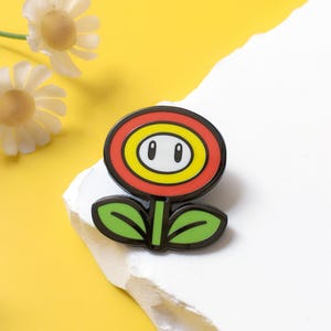 Funny Little Sunflower Enamel Pin | Flower Lovers Pin Badge / Lapel Pin | Collar Pin / Cute Pin Collection / Gift for Her Him