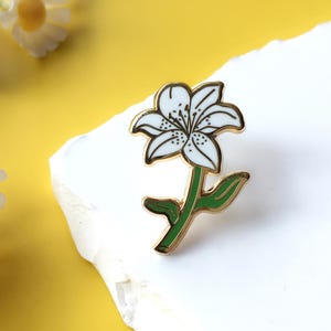 Lily Enamel Pin | Flower Lovers Pin Badge / Lapel Pin | Collar Pin / Cute Pin Collection / Gift for Her Him