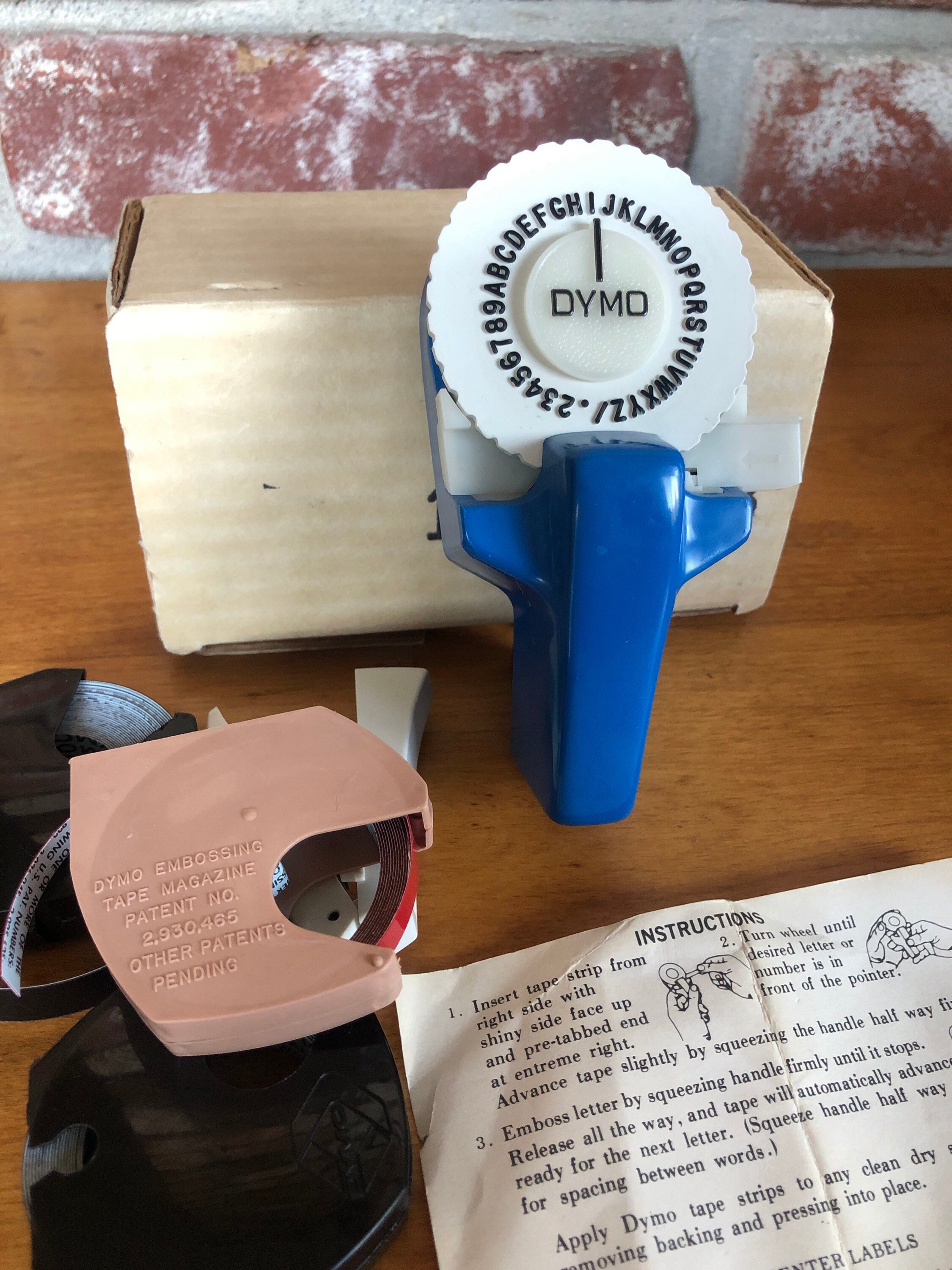 How to insert dymo tape