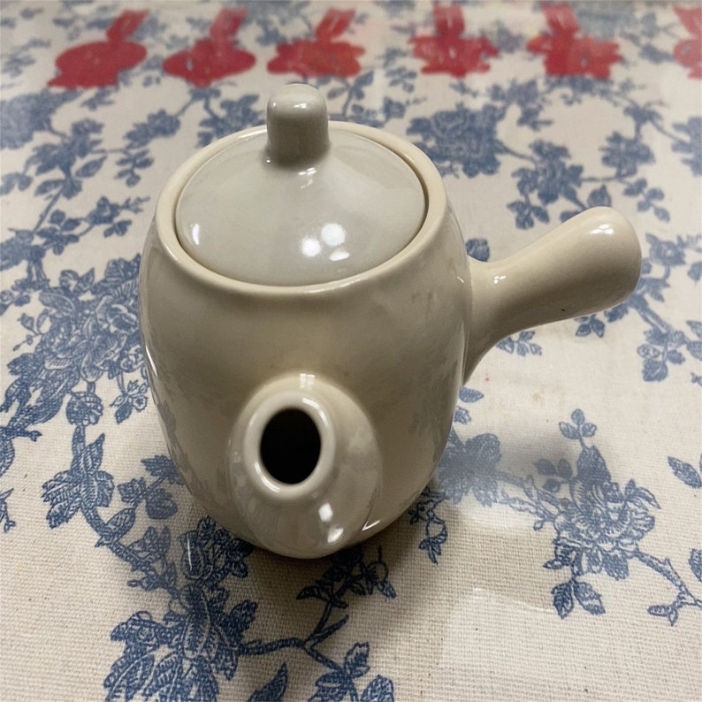 Elegante Keramik-Teekanne: Handgefertigter Teekessel aus Keramik, funktionell und stilvoll Bild 1
