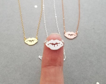 *KISS* Necklace