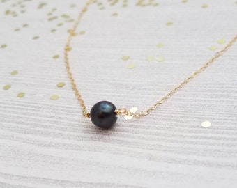 Single Black Pearl Necklace