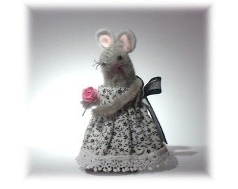 Felt Mouse / sewn by hand