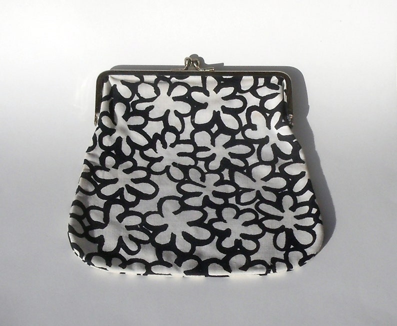 Vintage Marimekko pouch with kiss clasp image 3