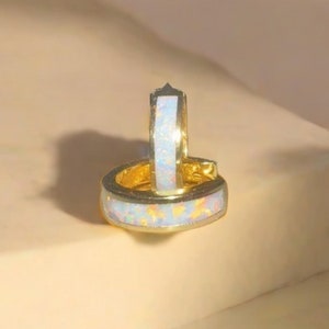 Minimalistische Opal Creolen & Zeitlose Eleganz für den Alltag• 18K Gold Creolen• Zierliche Creolen• Geschenk für Sie• Geschenk für Mama