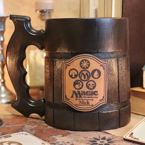 Taza personalizada MTG / Regalo de cartas mágicas / Jarra de cerveza grabada de MTG para jugador MTG1