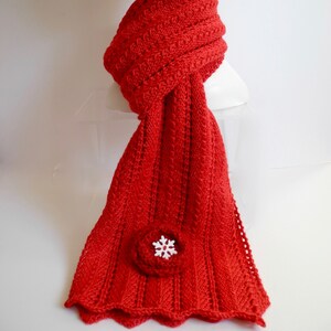 Women&#39;s Wool Scarf with Removable Pin