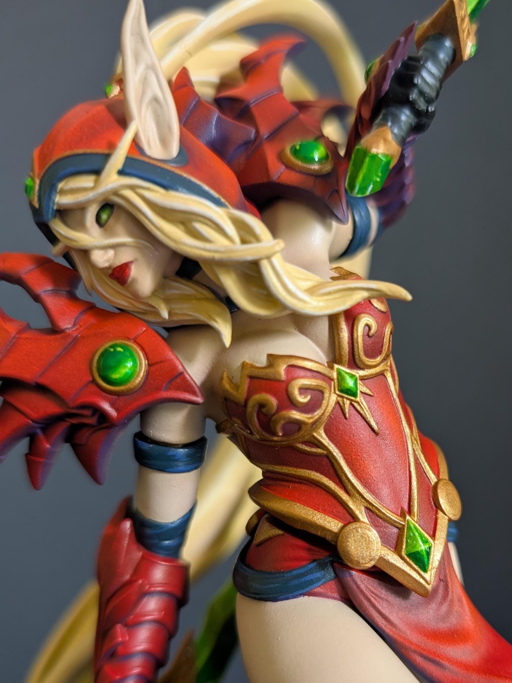Tunique déformée par les sha de Brune d'Orage - Objet - World of Warcraft