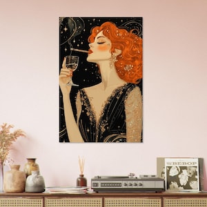 Póster Art Decó Glamour: elegante chica de los años 70 vestida de dorado y negro