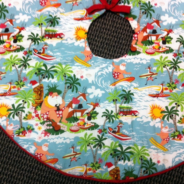 Kalikimaka Tree Skirt - Red/Green main image 1