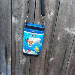 Stingray Water Bottle Carrier, Ocean Themed Bottle Carrier, Beach Life, Gray Stingray, Crossbody Water Carrier, Drink Carrier, Bottle Holder