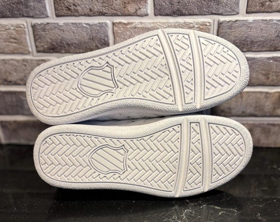 霧*様 【DIANTE】EMBOSS LOGO SOLE SNEAKERS K-swiss White 93343-11-M Low Tennis Shoes, Women's US Size 9, NEW