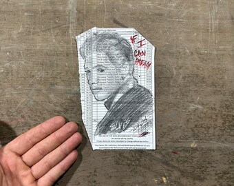 Portrait d'art de la prison d'ELVIS sur feuille d'économat, LE ROI stylo graphite et dessin miniature pastel, croquis Pop Art, petit petit mini, cadeau