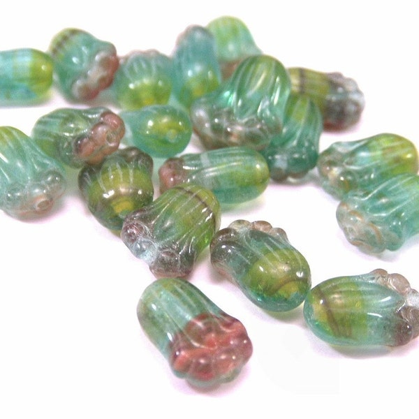 Czech Hurricane Glass Verdigris Gardens 10x7mm Tulip Flower - LAST 25