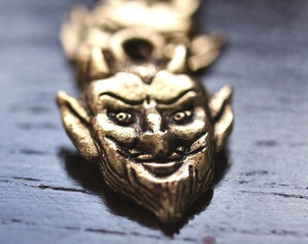 Devil Face Antiqued Gold Pewter 16mm Charm : 2 pc