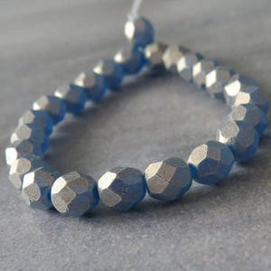 6 mm Capri Blau Wildleder Gold Tschechische Glasperle facettiert Runde: 25 Stück Gold Blau 6 mm Perle