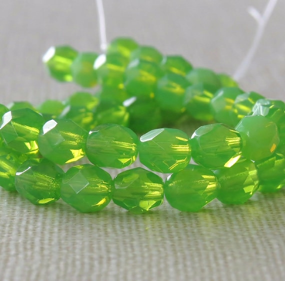 25 8mm Round Czech Glass Faceted Fire Polish Beads Peridot Green Transparent