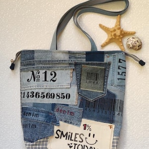 Geüpcycled denim draagtas – &#39;Smiles Today&#39; patchwork-tas met ritssluiting en zakdetail | Handgemaakt duurzaam cadeau-idee, GRATIS VERZENDING