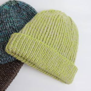 Handgestrickte Lime Green Beanie: Weiche & warme Wintermütze