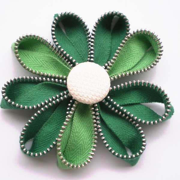 Zipper daisy brooch - Zipper jewelry - Green flower - Textile jewelry