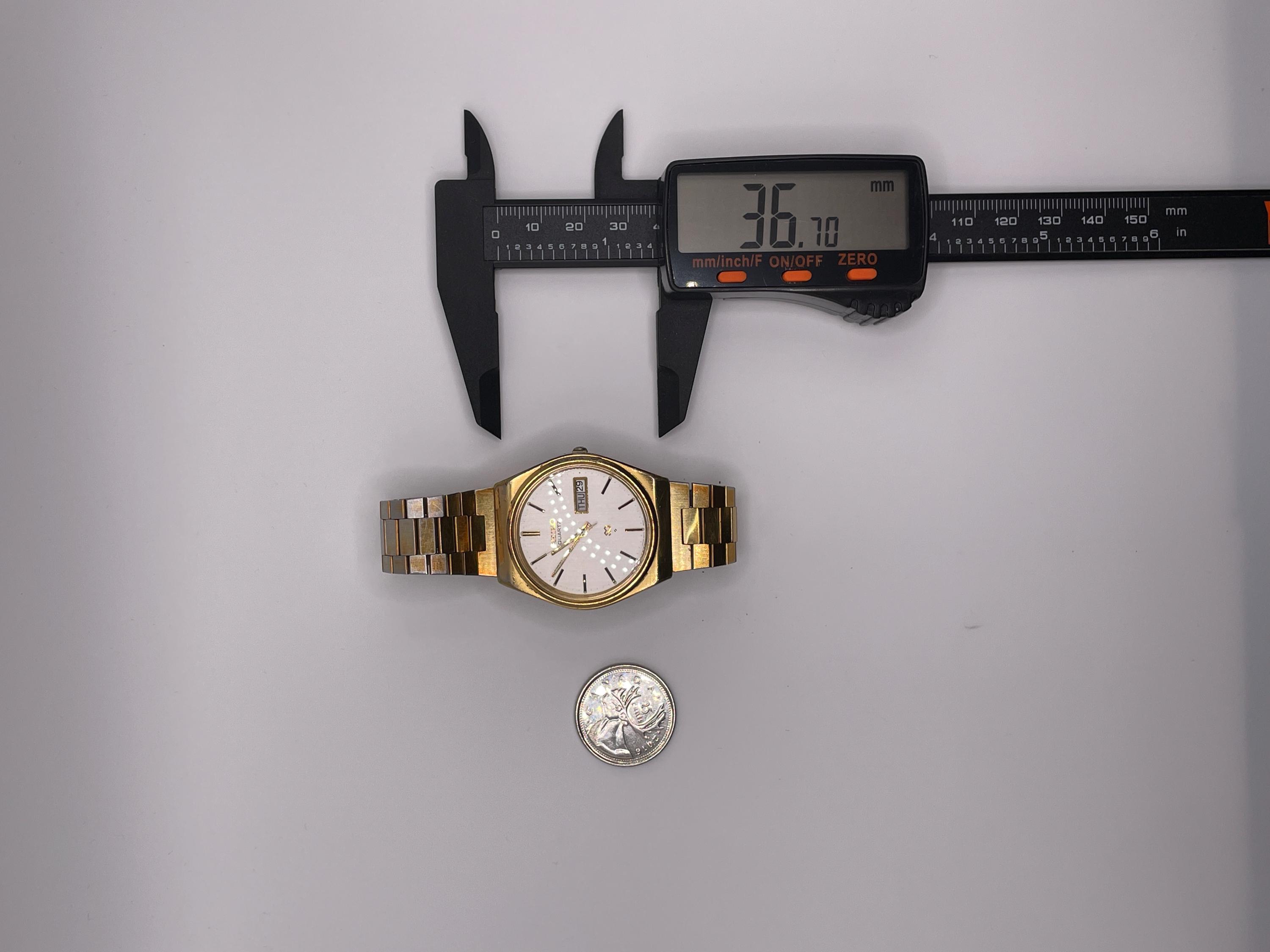 Vintage Seiko SQ 8223-8029 Day Date White Dial Angular