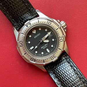 Vintage Seiko 7n85-0010 Ladies Quartz Dive Watch Steel Vintage Seiko 7n85-0010 Ladies Quartz Dive Watch Steel