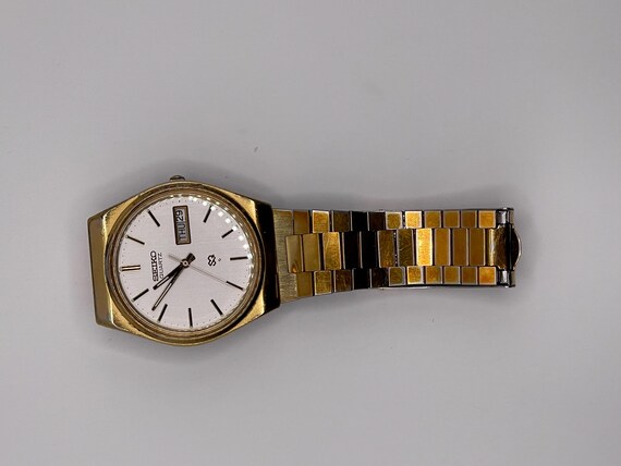 Vintage Seiko SQ 8223-8029 Day Date White Dial Angular