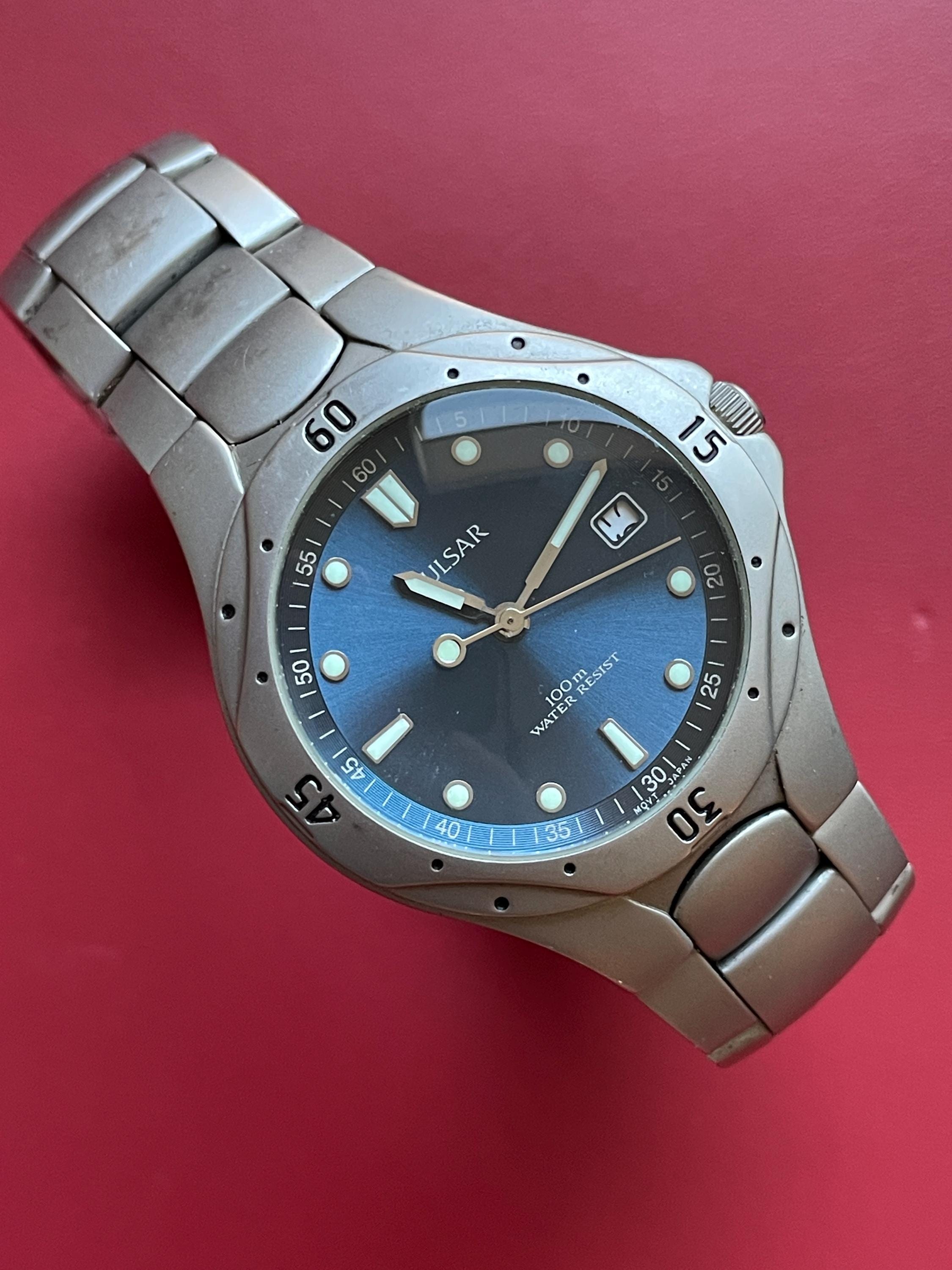 Vintage Seiko Pulsar V732-X206 Integrated Bracelet Sunburst Blue