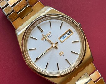 Vintage Seiko SQ 8223-8029 Day Date White Dial Angular