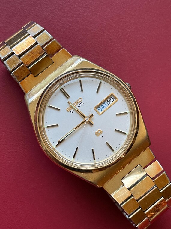 Vintage Seiko SQ 8223-8029 Day Date White Dial Angular