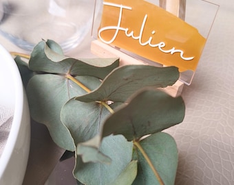 Personalized plexiglass wedding place cards | Acrylic wedding place cards | Wedding table guest names