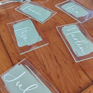Personalisierte transparente Tischkarte – Gästename auf Plexiglas – Hochzeit, Taufe, Geburtstagsdekoration – Schicker minimalistischer Stil
