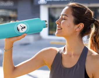 Personalisierte Leichtathletik-Thema Wasserflasche für Mädchen. Benutzerdefinierte Wasserflaschen. Isoliertes 22 Unzen maßgeschneidertes Geschenk