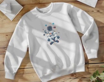Sweatshirt // Astronaut // Cool design // Youth clothing // Kids fashion // Unique // Planets // Youth sweatshirts // Cosmic vibes