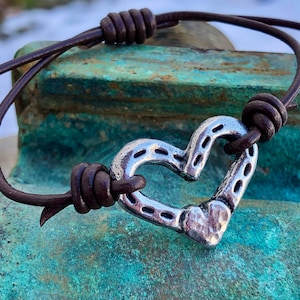 ブレスレット Numbering Wavy Heart Leather Cord Bracelet #5959 5BNY882 NUMBERING PS25 #5766 Wavy Heart Leather Cord Necklace #5959