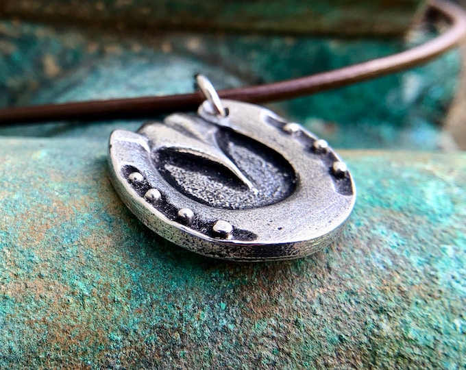 Detailed Horse Hoof Necklace, Horse Shoe Pendant