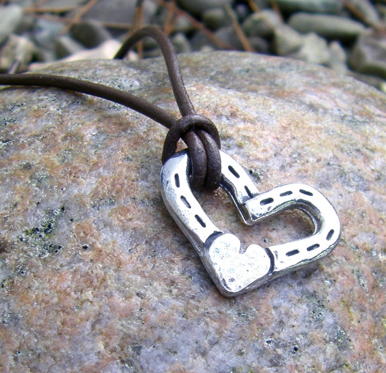 Heart and Horse Shoes Necklace, Horse Love Pendant, Rustic Handmade Jewelry, Hand Hammered, Equestrian Gift, Hand Cast Pewter image 6