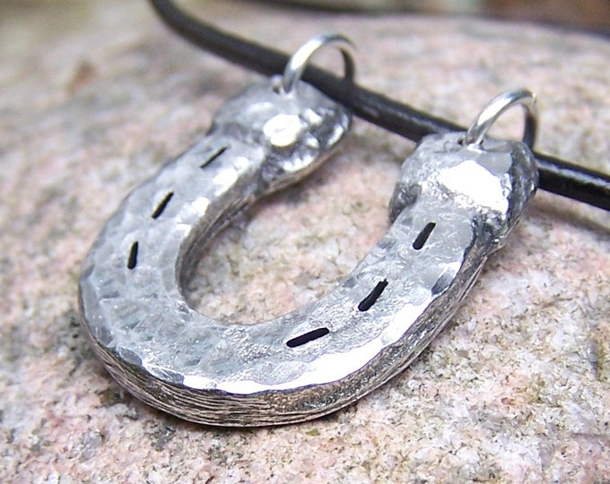Rustic Horse Shoe Necklace 2