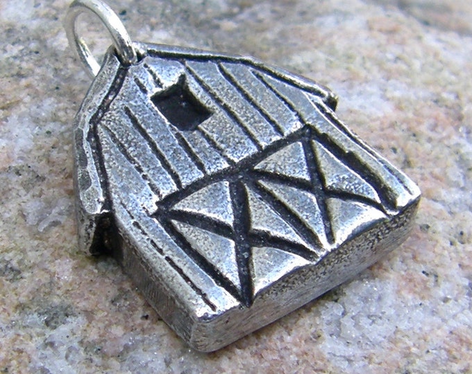 Barn Pendant, Stable Charm