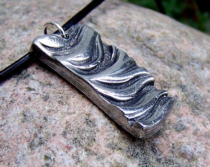 Wind and Wave Necklace, Wavy Pendant