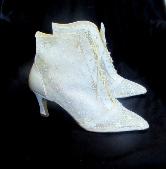White Lace Shoes Vintage 80s Wedding Boots Shoes/